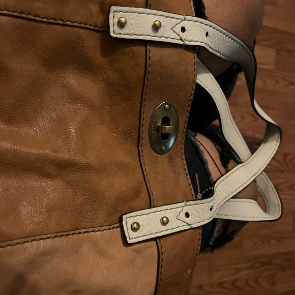 Fossil Leather Handbag Purse - Picture 4 of 9